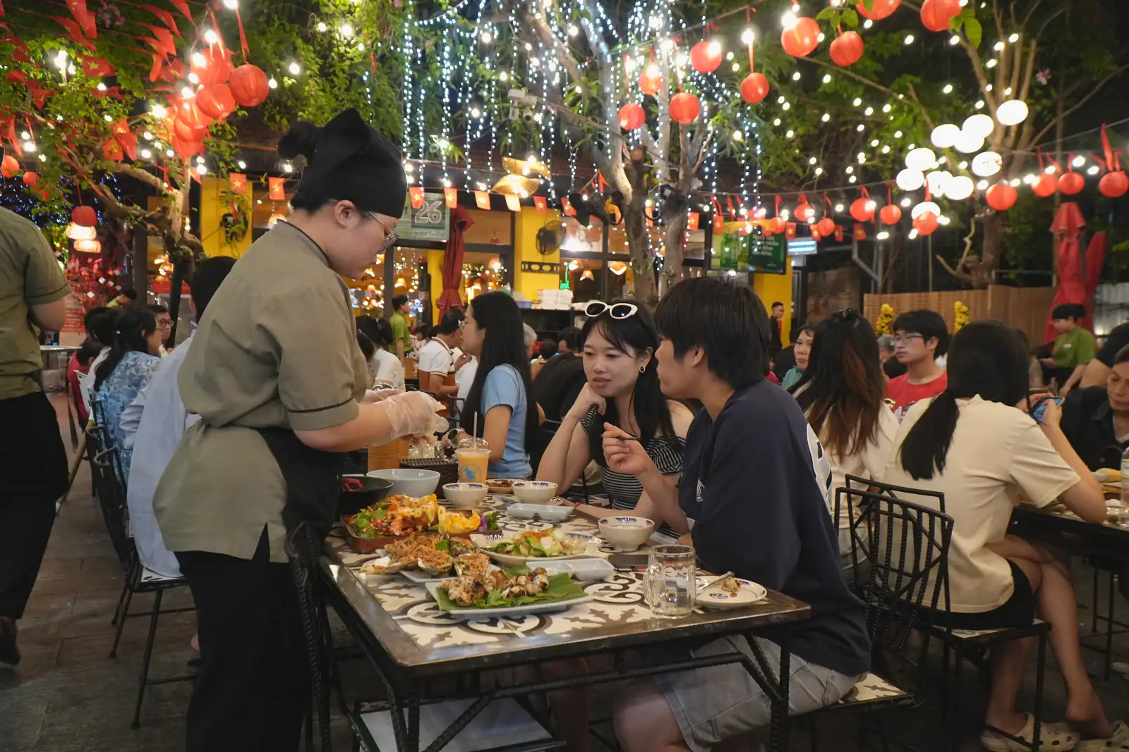 Kinh Nghiệm Ăn Hải Sản Đà Nẵng Cho Du Khách: Cách Chọn Hải Sản Tươi Ngon