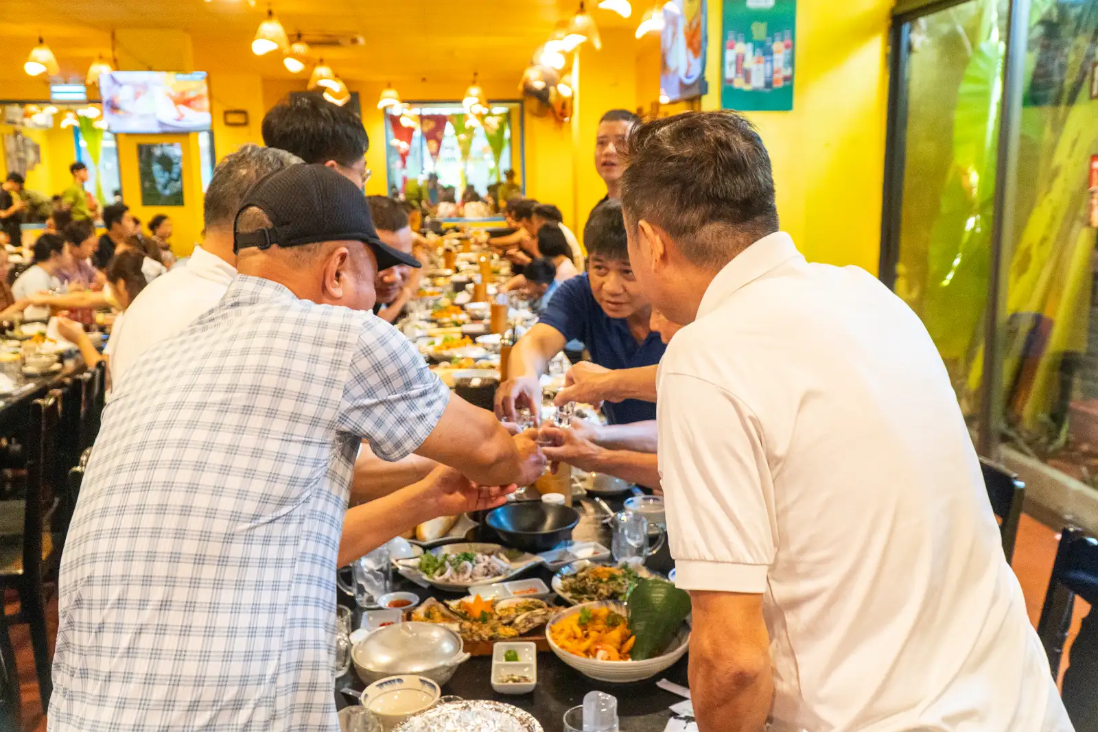 Da Nang Seafood Guide for Travelers: How to Enjoy Fresh Seafood in Da Nang