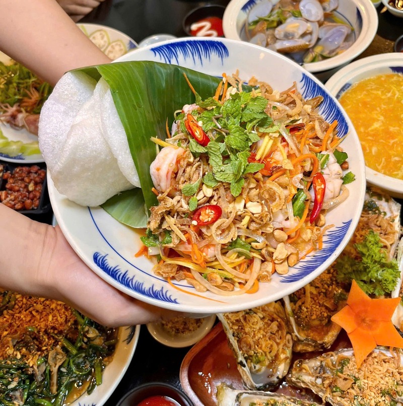 Gỏi hải sản kiểu thái