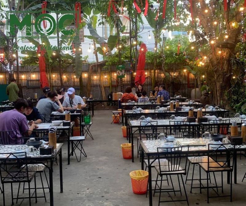 Hướng dẫn đặt bàn Mộc Seafood – Trải nghiệm ẩm thực nhanh chóng