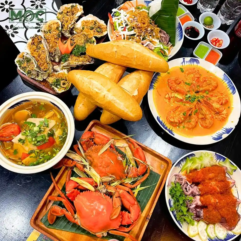 Mộc Quán Seafood Đà Nẵng – Địa điểm ăn hải sản lý tưởng cho nhóm bạn và gia đình