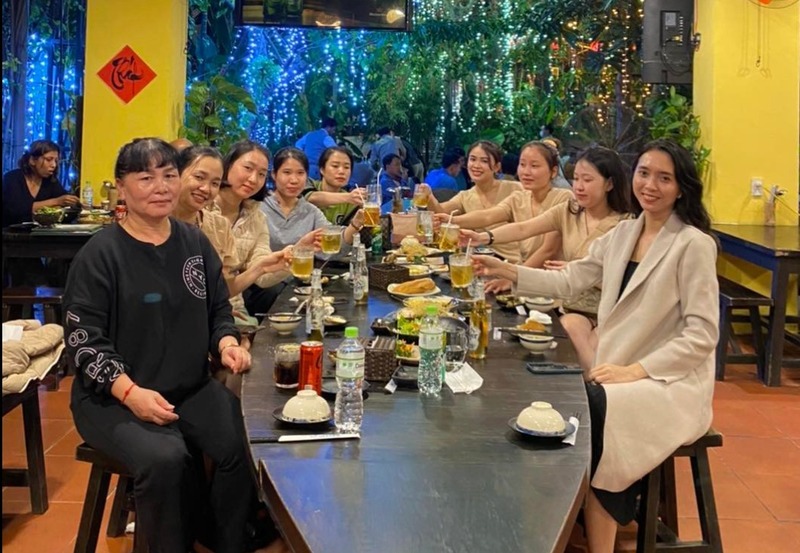 Đặt bàn trải nghiệm hải sản nướng Mộc Seafood