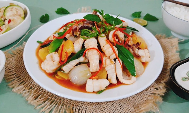 Mực xào chua ngọt
