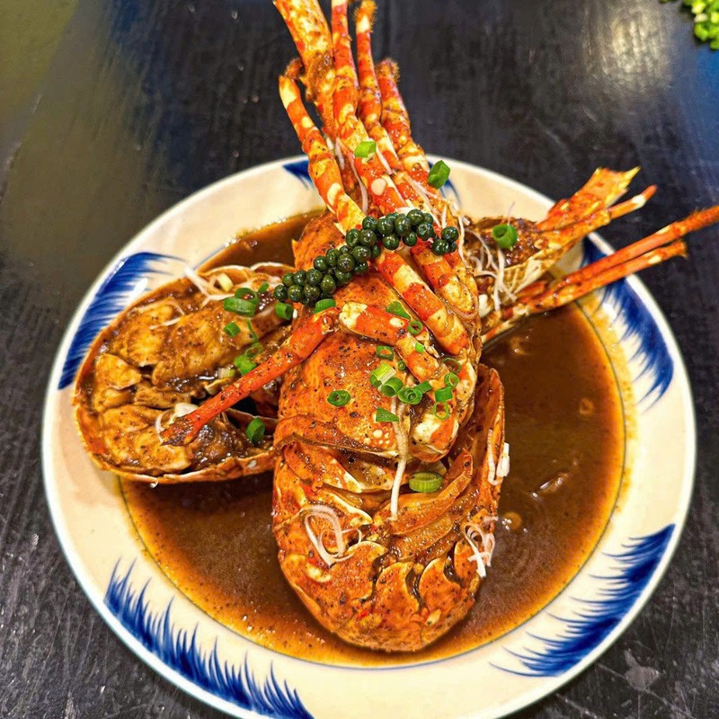 Tôm hùm sốt chua ngọt - Mộc Seafood